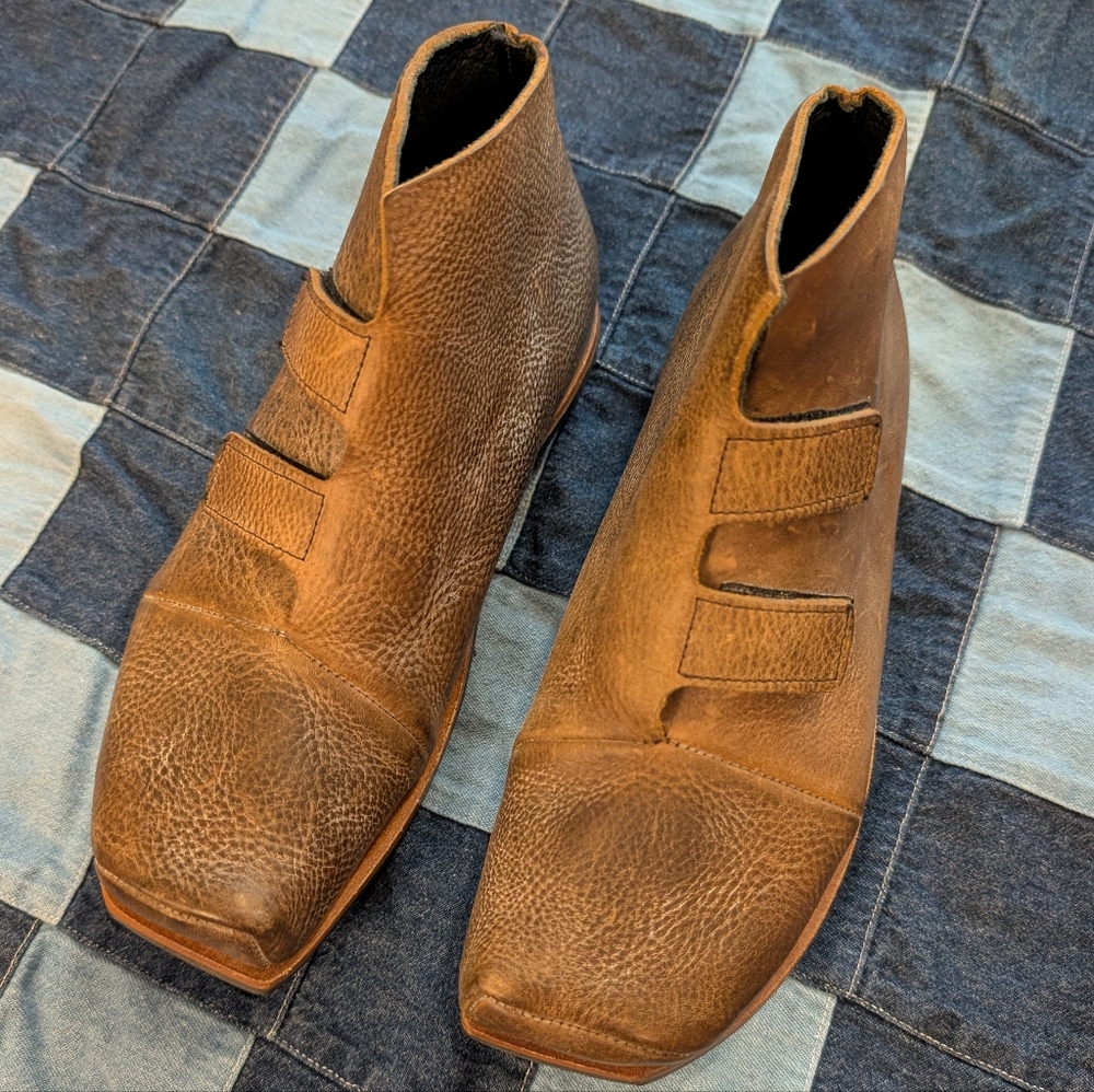 Cydwoq Handmade In USA Brown Leather Shoes Size 37 Fits size 7